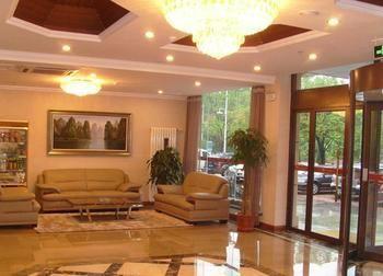 Yuangu Town Business Hotel Циндао Экстерьер фото